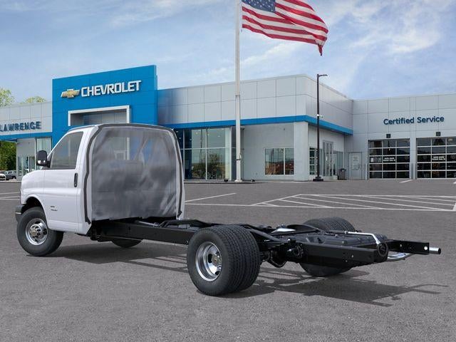 2026 Chevrolet Express Cutaway 3500 Base