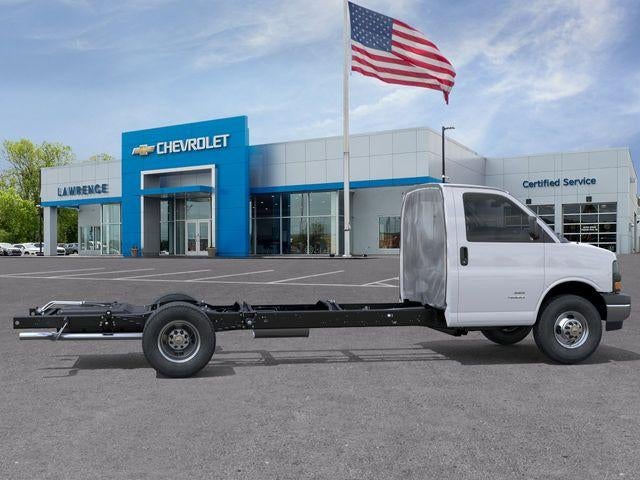 2026 Chevrolet Express Cutaway 3500 Base