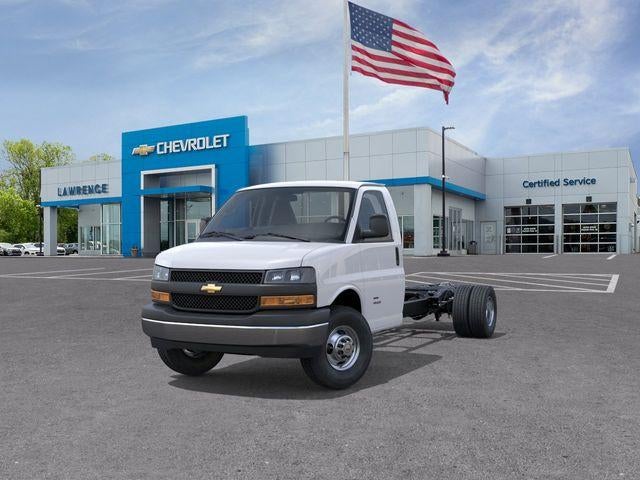 2026 Chevrolet Express Cutaway 3500 Base