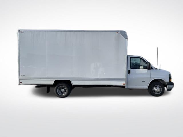 2025 Chevrolet Express Cutaway 3500 Base