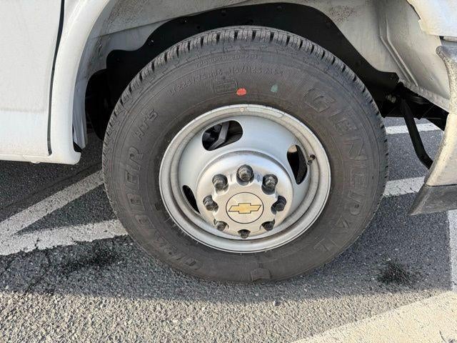 2025 Chevrolet Express Cutaway 3500 Base