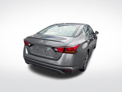 2024 Nissan Altima 2.5 SV Sedan