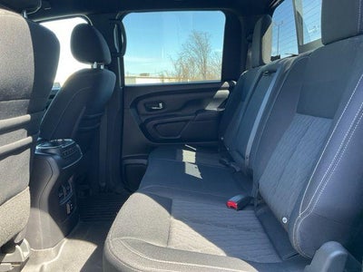 2018 Nissan Titan 4x4 Crew Cab SV