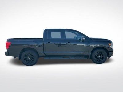 2018 Nissan Titan 4x4 Crew Cab SV