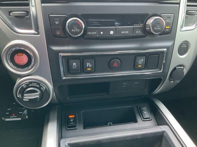 2021 Nissan TITAN 4x4 Crew Cab SV