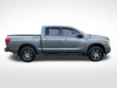 2021 Nissan Titan 4x4 Crew Cab SV