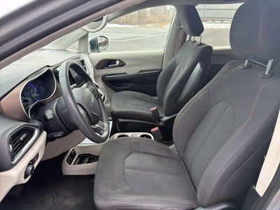 2017 Chrysler Pacifica Touring FWD