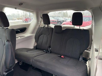 2017 Chrysler Pacifica Touring FWD