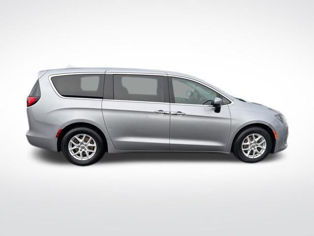 2017 Chrysler Pacifica Touring FWD