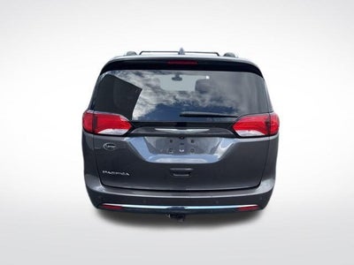 2017 Chrysler Pacifica Touring-L Plus FWD