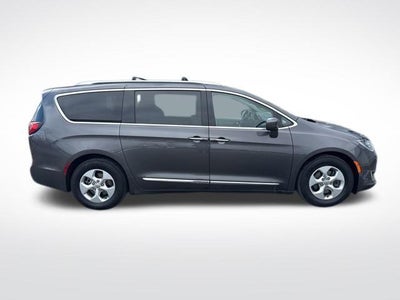 2017 Chrysler Pacifica Touring-L Plus FWD