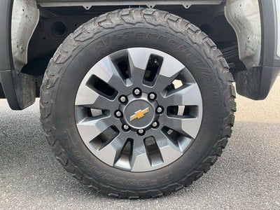 2024 Chevrolet Silverado 2500 HD Crew Cab Standard Box 4-Wheel Drive Custom