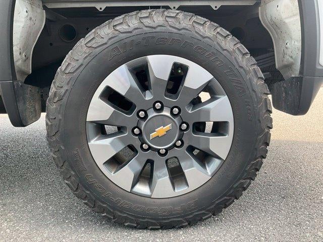 2024 Chevrolet Silverado 2500 HD Crew Cab Standard Box 4-Wheel Drive Custom
