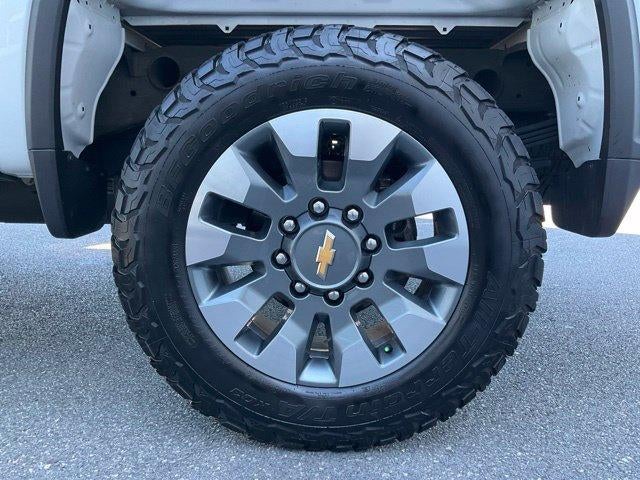 2024 Chevrolet Silverado 2500 HD Crew Cab Standard Box 4-Wheel Drive Custom