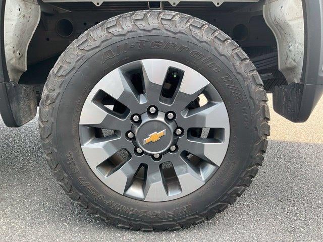 2024 Chevrolet Silverado 2500 HD Crew Cab Standard Box 4-Wheel Drive Custom