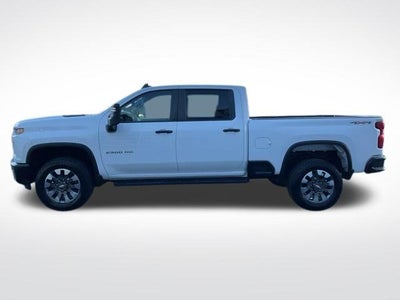 2022 Chevrolet Silverado 2500 HD Crew Cab Standard Box 4-Wheel Drive Custom