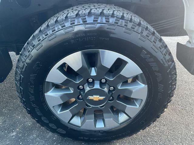 2022 Chevrolet Silverado 2500 HD Crew Cab Standard Box 4-Wheel Drive Custom