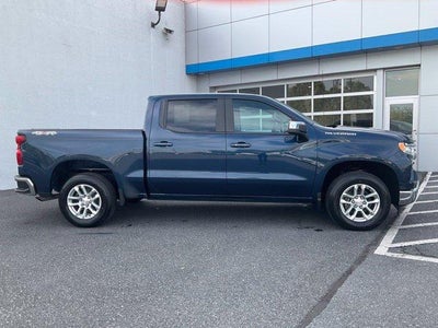 2023 Chevrolet Silverado 1500 Crew Cab Short Box 4-Wheel Drive LT 2FL