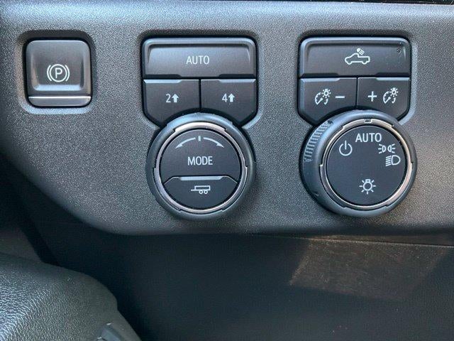 2024 Chevrolet Silverado 1500 Crew Cab Short Box 4-Wheel Drive LT 2FL