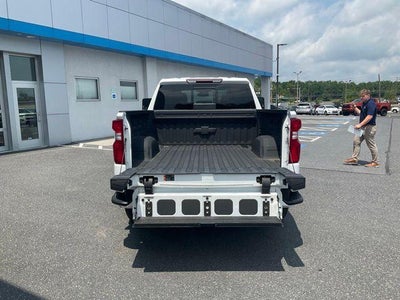 2022 Chevrolet Silverado 1500 Crew Cab Standard Box 4-Wheel Drive RST