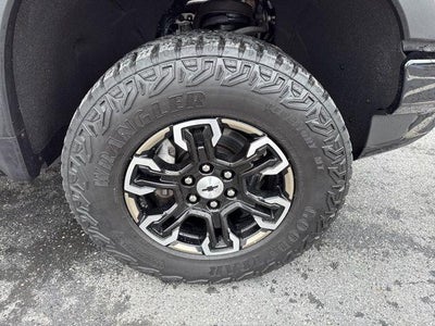 2024 Chevrolet Silverado 1500 Crew Cab Short Box 4-Wheel Drive ZR2