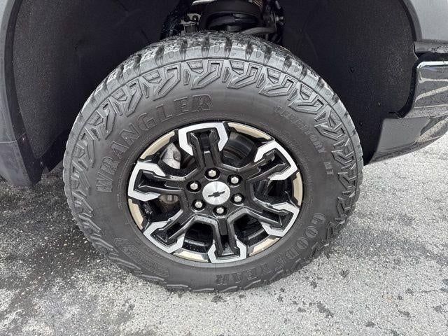 2024 Chevrolet Silverado 1500 Crew Cab Short Box 4-Wheel Drive ZR2