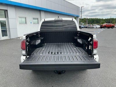 2021 Toyota Tacoma 4WD TRD Off Road Double Cab 5' Bed V6 MT (Natl)