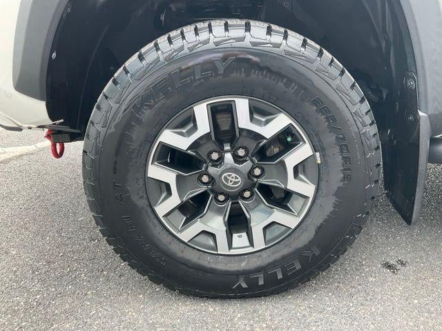 2021 Toyota Tacoma 4WD TRD Off Road Double Cab 5' Bed V6 MT (Natl)