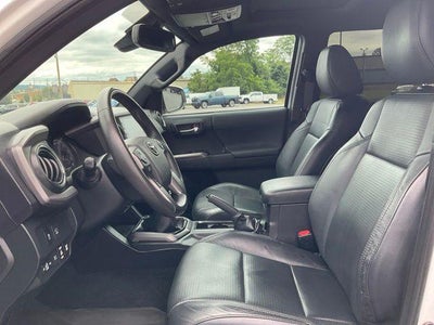 2021 Toyota Tacoma 4WD TRD Off Road Double Cab 5' Bed V6 MT (Natl)