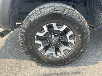 2022 Toyota Tacoma 4WD TRD Off Road Double Cab 5' Bed V6 AT (Natl)