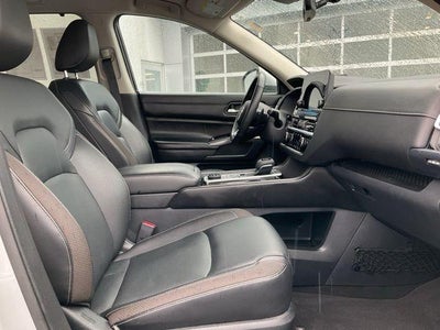 2023 Nissan Pathfinder SL 4WD