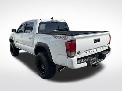 2017 Toyota Tacoma TRD Off Road Double Cab 5' Bed V6 4x4 AT (Natl)