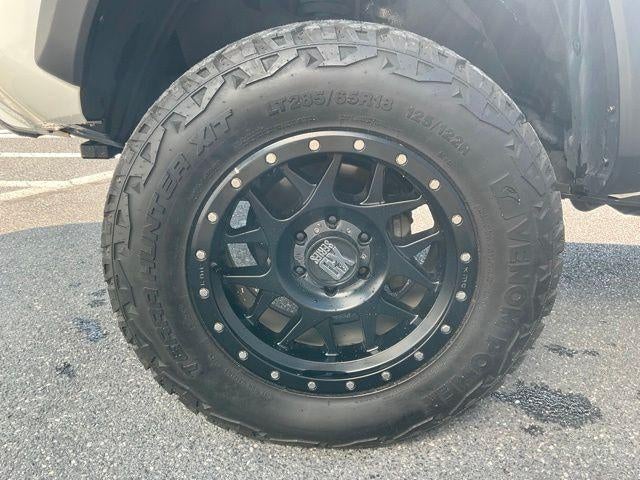 2017 Toyota Tacoma TRD Off Road Double Cab 5' Bed V6 4x4 AT (Natl)