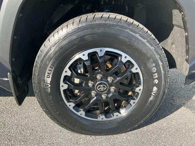 2025 Toyota Tundra 4WD SR5 CrewMax 5.5' Bed (SE)