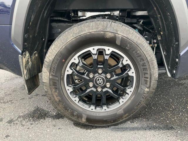 2025 Toyota Tundra 4WD SR5 CrewMax 5.5' Bed (SE)