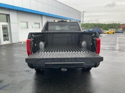 2025 Toyota Tundra 4WD SR5 CrewMax 5.5' Bed (SE)