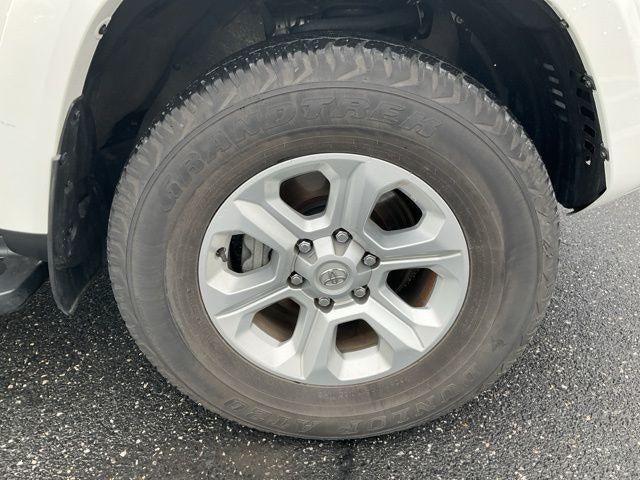 2023 Toyota 4Runner SR5 4WD (GS)