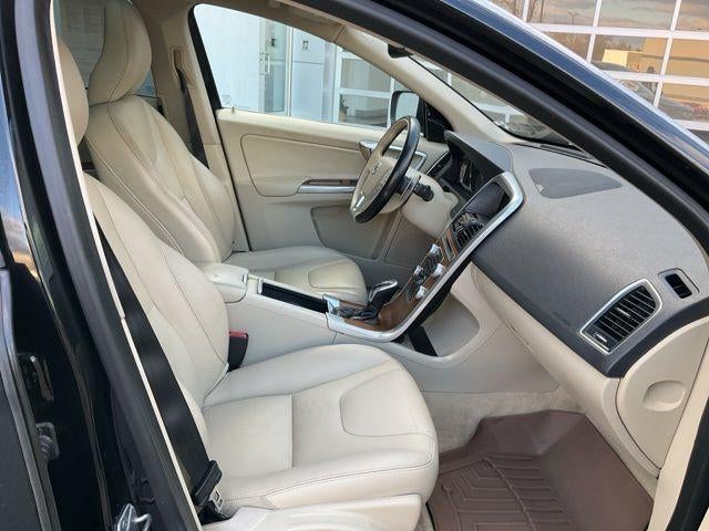 2015 Volvo XC60 2015.5 FWD 4dr T6 Drive-E Platinum
