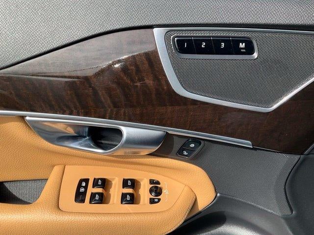 2019 Volvo XC90 T6 AWD Momentum