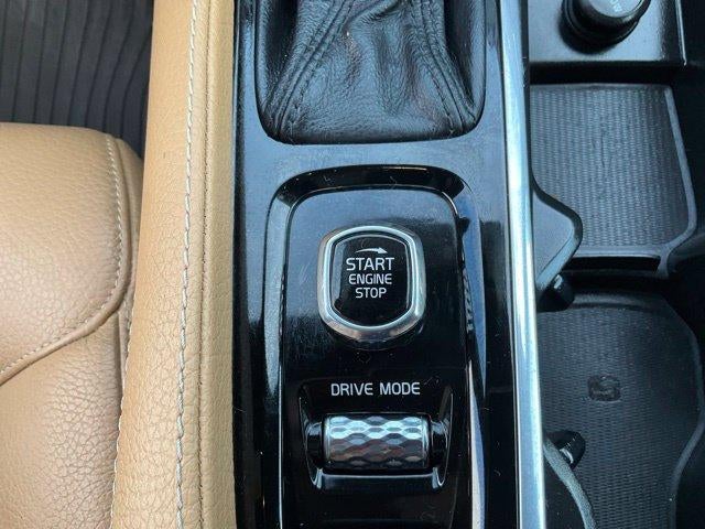 2019 Volvo XC90 T6 AWD Momentum