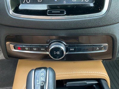2019 Volvo XC90 T6 AWD Momentum