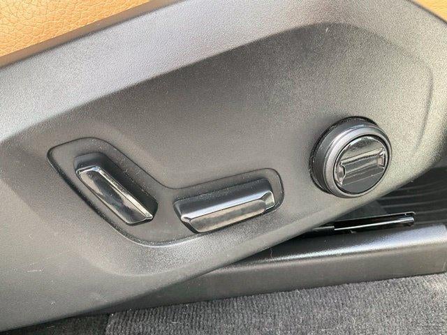 2019 Volvo XC90 T6 AWD Momentum