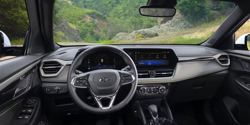 Interior Design of a Chevrolet Trailblazer showcasing the steering wheel and center console