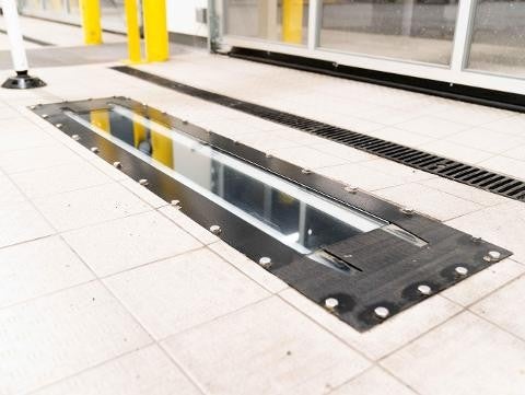 In-ground scanner for car inspections